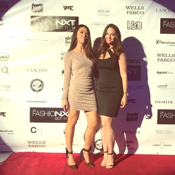 Meet Your Posher - Picture 1 of 6